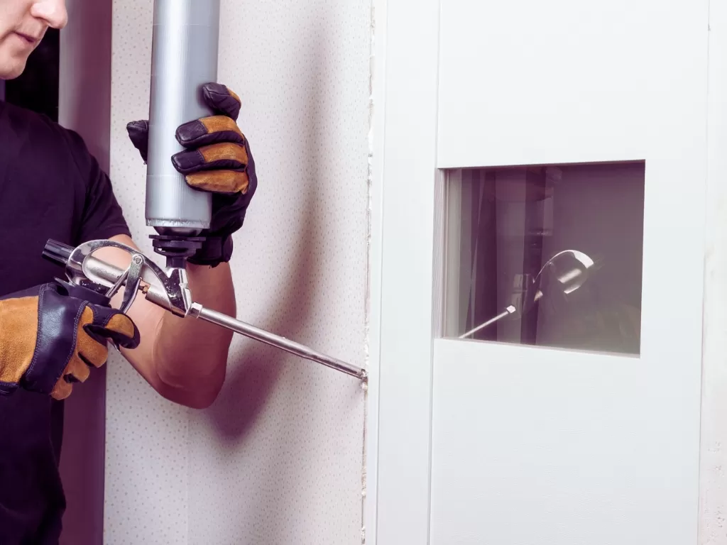 Способы использования монтажной пены в строительстве Способы использования монтажной пены в строительстве